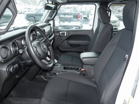 Used 2022 Jeep Gladiator Sport image 2