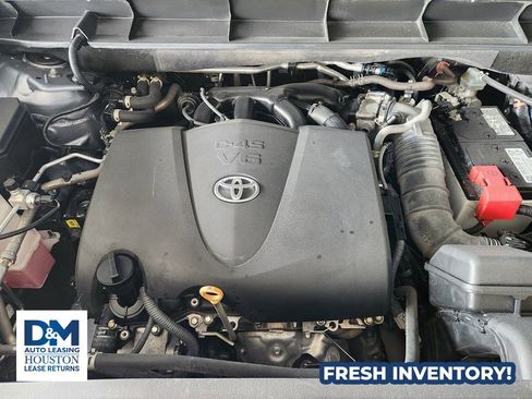 Used 2022 Toyota Highlander XLE image 42