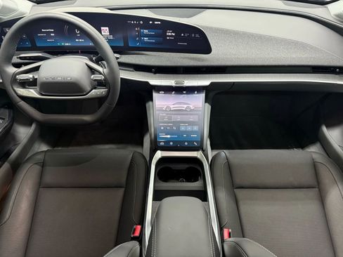Used 2025 Lucid Air Touring image 2
