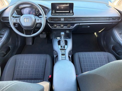 Used 2024 Honda HR-V LX image 9