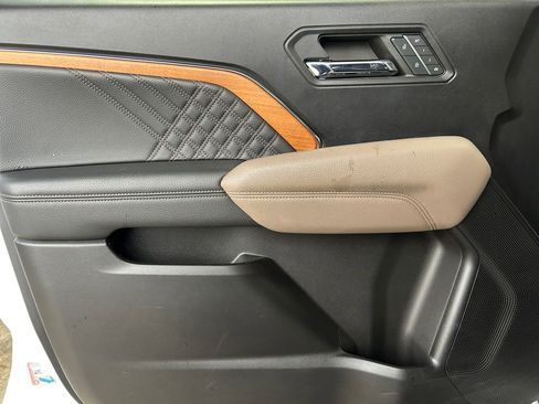 Used 2023 GMC Canyon Denali image 22