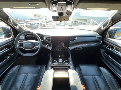 Used 2023 Jeep Grand Wagoneer L Series II image 9