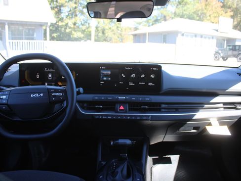 New 2026 Kia K4 LXS FWD image 22