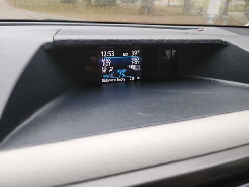 Used 2014 Toyota Sienna XLE image 18