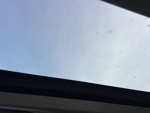 Used 2018 Toyota Sienna XLE image 19