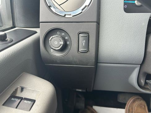Used 2013 Ford F250 XLT w/ XLT Premium Pkg AWD/4WD image 27