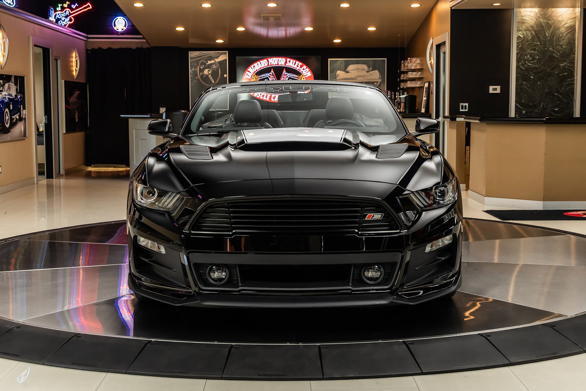 Used 2017 Ford Mustang GT Premium w/ Equipment Group 401A RWD image 8