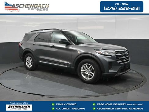 Used 2025 Ford Explorer Active AWD/4WD image 1