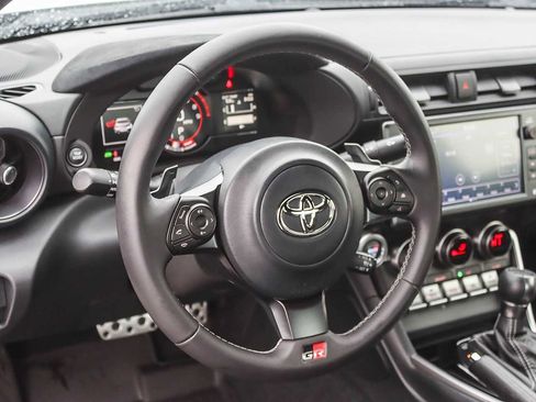 Used 2024 Toyota GR86 Premium image 14