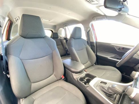 Used 2024 Toyota RAV4 LE AWD/4WD image 25