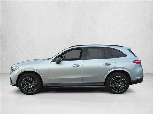 Used 2024 Mercedes-Benz GLC 300 4MATIC image 8