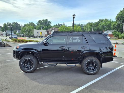 Used 2019 Toyota 4Runner TRD Off-Road Premium AWD/4WD image 27