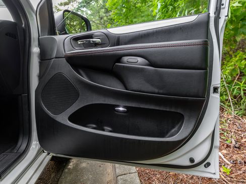 Used 2020 Dodge Grand Caravan GT FWD image 30