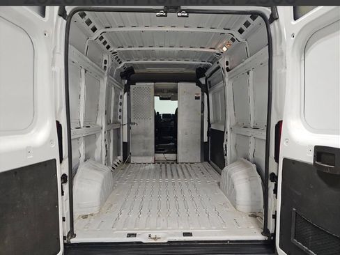 Used 2023 RAM ProMaster 2500 w/ Convenience Group FWD image 12