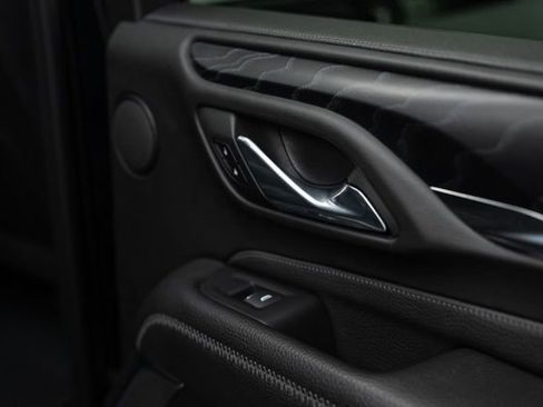 Used 2023 GMC Yukon XL Denali image 30