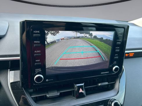 Used 2022 Toyota Corolla LE FWD image 22