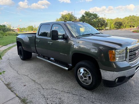 Used 2011 GMC Sierra 3500 SLT w/ SLT Convenience Package AWD/4WD image 5