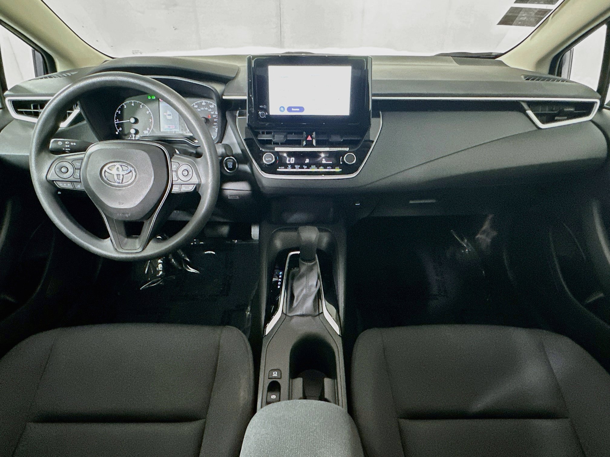 Used 2024 Toyota Corolla LE w/ LE Convenience Package FWD image 27