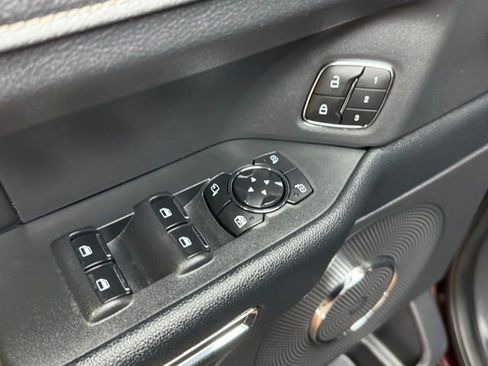 Used 2024 Ford Expedition XLT image 23