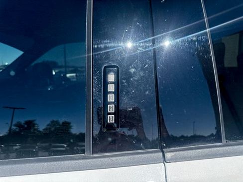Used 2026 Ford F250 Platinum AWD/4WD image 11