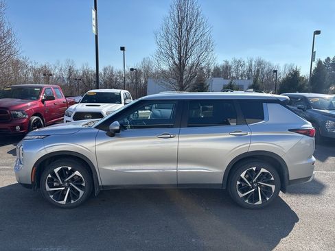 Used 2024 Mitsubishi Outlander SE image 4