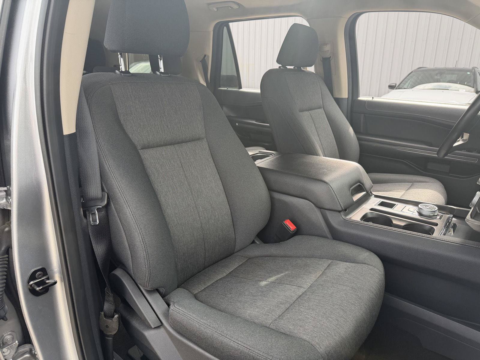 Used 2024 Ford Expedition XLT RWD image 21