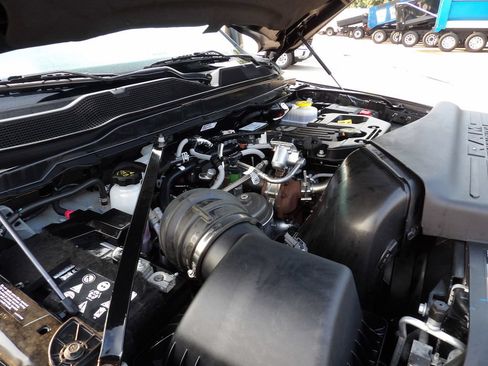 Used 2025 RAM 2500 Big Horn RWD image 44