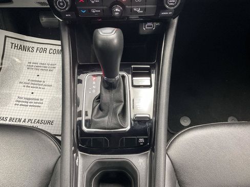 Used 2024 Jeep Compass Latitude AWD/4WD image 17