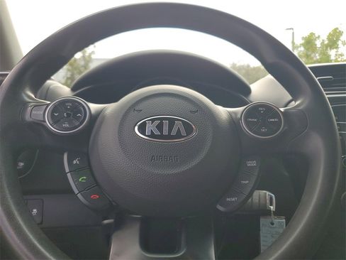 Used 2017 Kia Soul + image 23