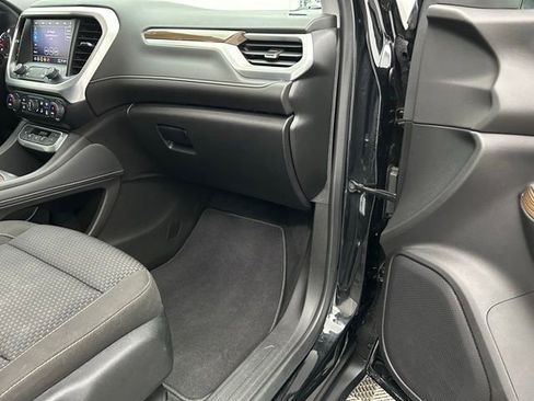 Used 2023 GMC Acadia SLE image 28