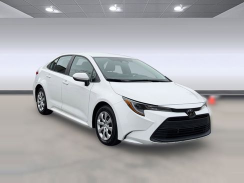Used 2024 Toyota Corolla LE image 7