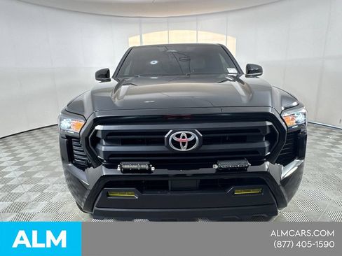 Used 2025 Toyota Tacoma SR5 AWD/4WD image 2