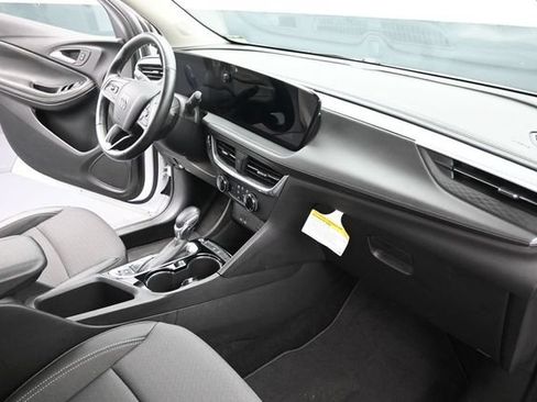 Used 2024 Buick Encore GX Preferred FWD image 25