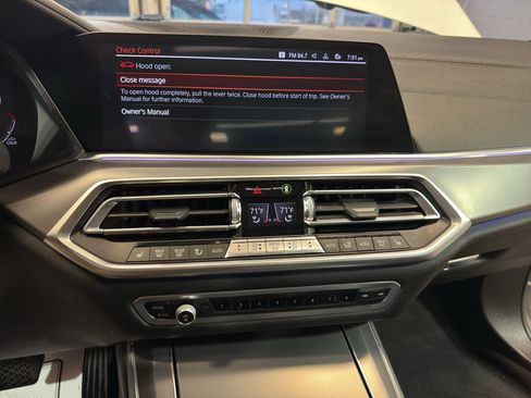 Used 2019 BMW X5 xDrive40i w/ Convenience Package AWD/4WD image 17