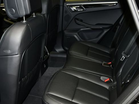 New 2026 Porsche Macan AWD/4WD image 21