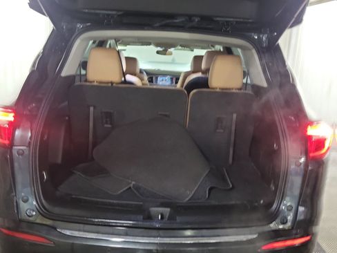 Used 2019 Buick Enclave Essence AWD/4WD image 16