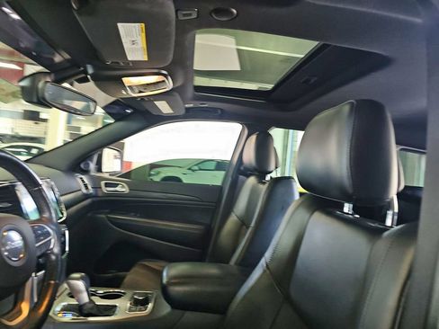 Used 2020 Jeep Grand Cherokee Altitude AWD/4WD image 12