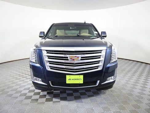 Used 2018 Cadillac Escalade Platinum AWD/4WD image 10