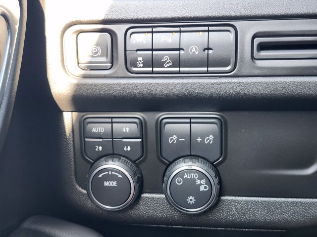 Used 2023 Chevrolet Tahoe Premier AWD/4WD image 25
