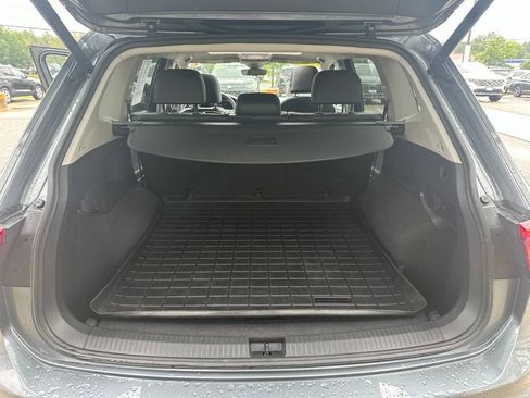 Used 2022 Volkswagen Tiguan SE AWD/4WD image 28