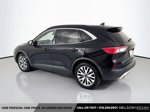 Used 2020 Ford Escape Titanium FWD image 7