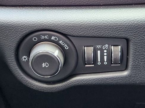 New 2026 Chrysler Pacifica Select image 17