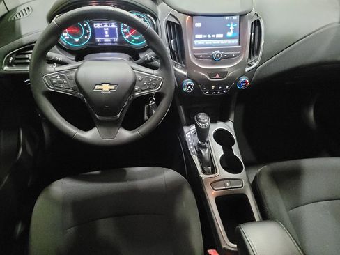 Used 2017 Chevrolet Cruze LT image 22