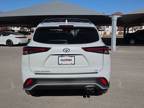 Certified 2023 Toyota Highlander XSE image 13