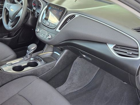Used 2024 Chevrolet Malibu LT image 24