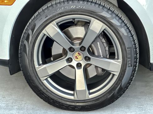 Used 2025 Porsche Macan image 26