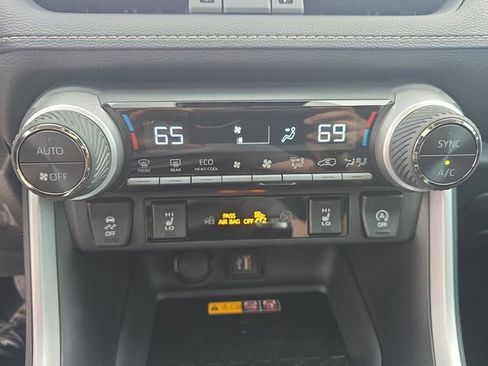 Certified 2025 Toyota RAV4 XLE Premium image 24