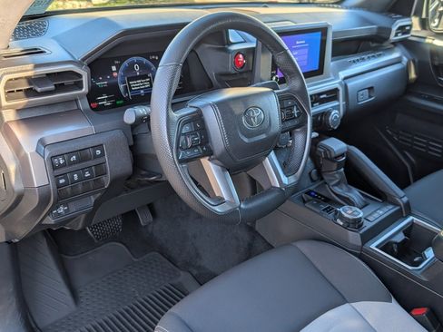 Used 2025 Toyota Tacoma TRD Off-Road image 14