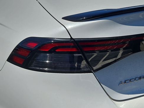 Used 2024 Honda Accord Sport image 11