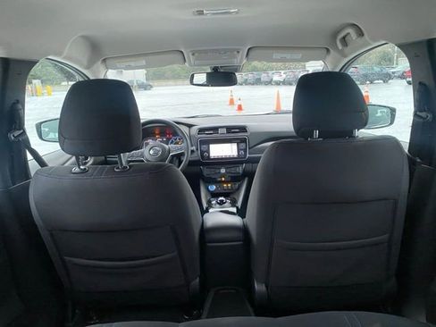 Used 2018 Nissan Leaf SV w/ SV Technology Package image 10